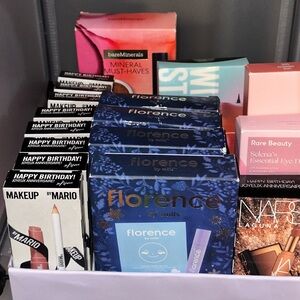 Large high-end makeup bundle Likes or Dislikes (READ DESCRIPTION FOR DETAILS:)